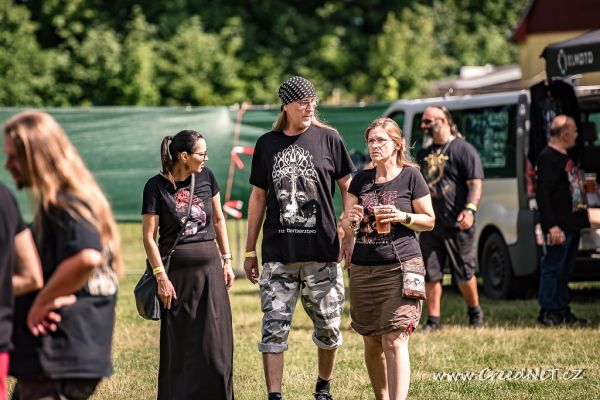 00094-helpfest9DCA578B-D538-DEB5-E29A-C95A7848B8E6.jpg